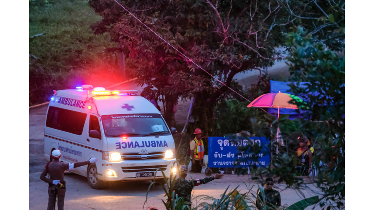 Four more boys rescued from flooded cave in Thailand