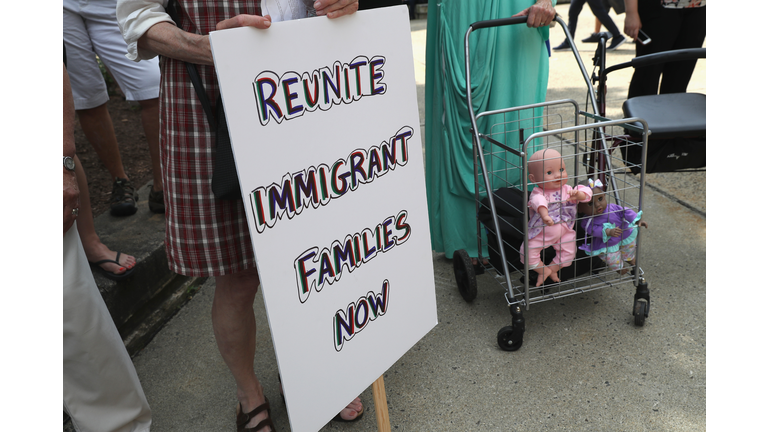 Judge orders halt to deportations of reunited immigrant families