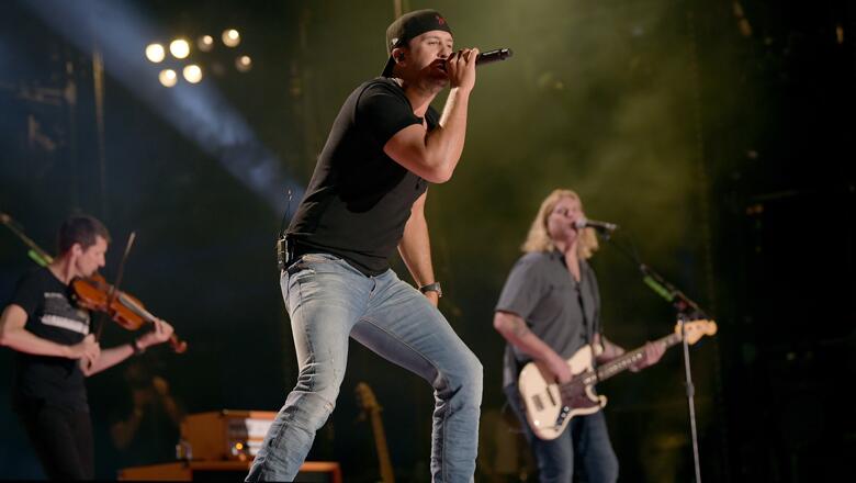 Luke Bryan Makes History In Minneapolis | iHeartRadio