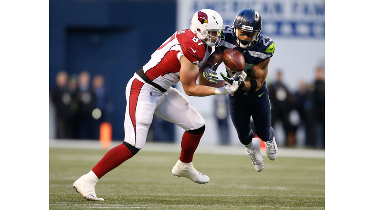 Seattle Seahawks free safety Earl Thomas ends holdout