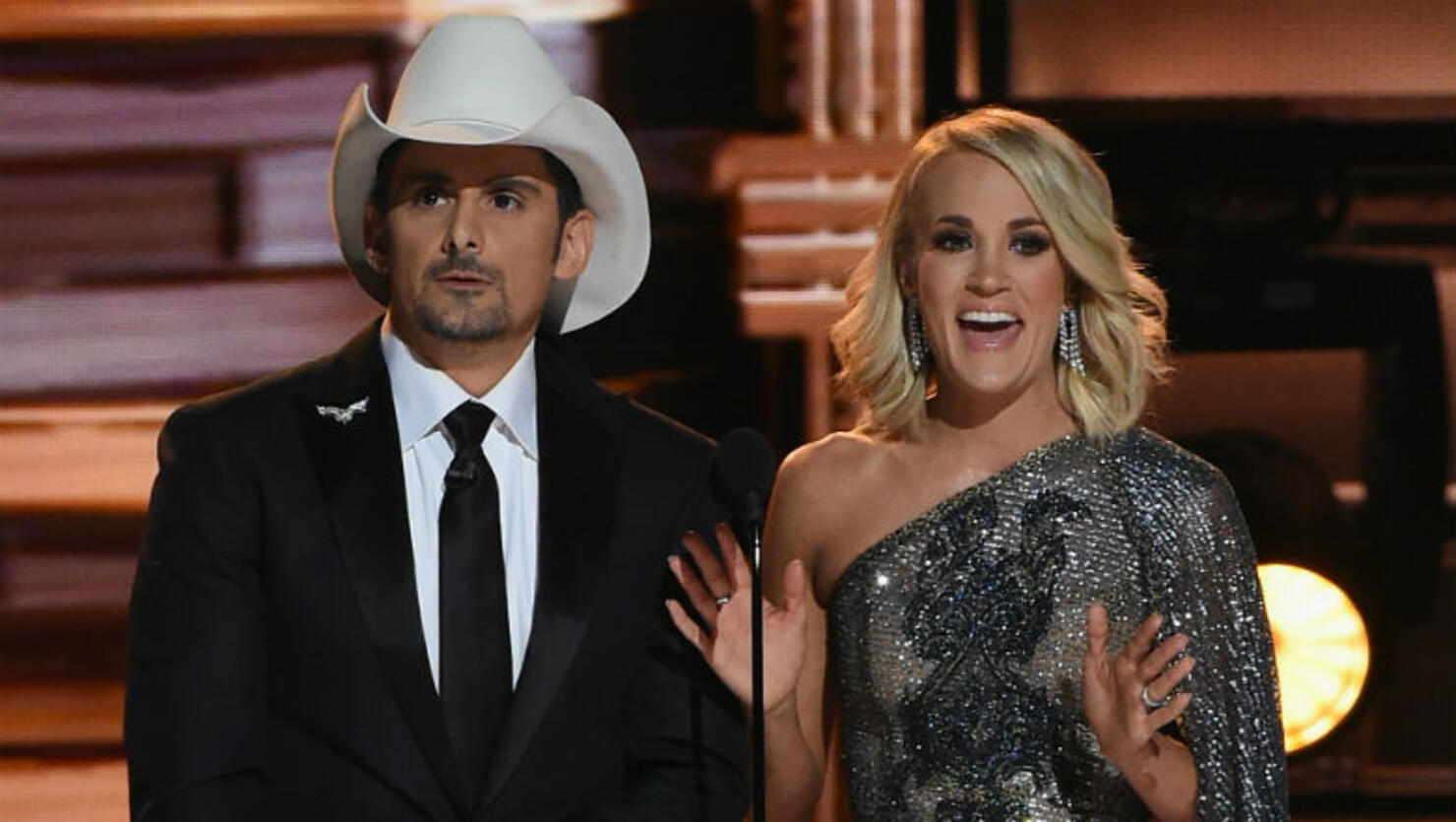 Carrie Underwood and Brad Paisley to Host 52nd CMA Awards - Parade