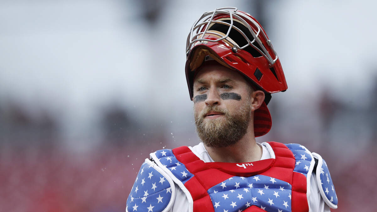 D-backs' Boxberger has emojis on Players Weekend uniform