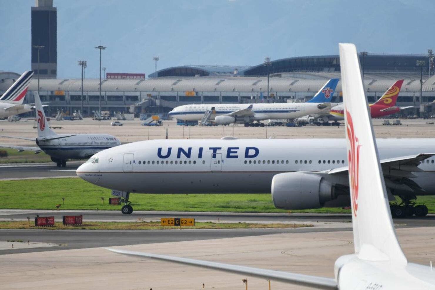 United Airlines pilot accused of sharing nude photos of flight attendant