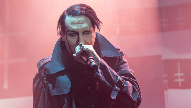 Marilyn Manson Collapses While Performing | iHeartRadio