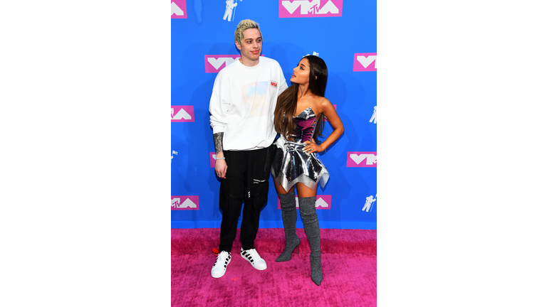 ariana-grande-pete-davidson-red-carpet-vmas