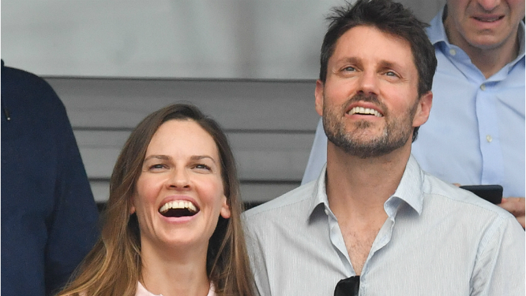 hilary-swank-married