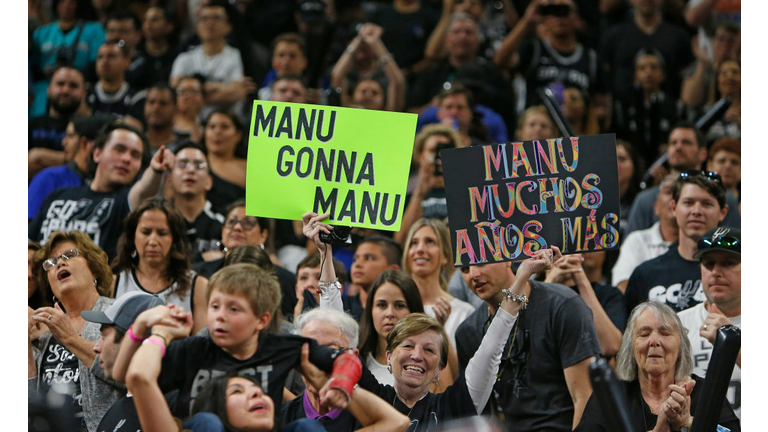 Fans support Manu Ginobili 