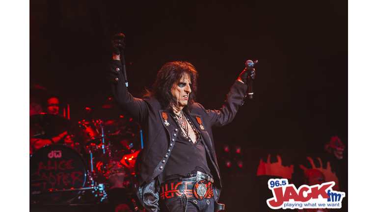 Alice Cooper at Angel of the Winds Arena