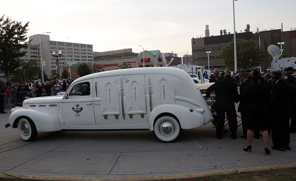 A vehicle carrying the casket containing Aretha Franklin arrives at the Charles H. Wright Museum of African American History for a viewing on August 28, 2018 in Detroit, Michigan