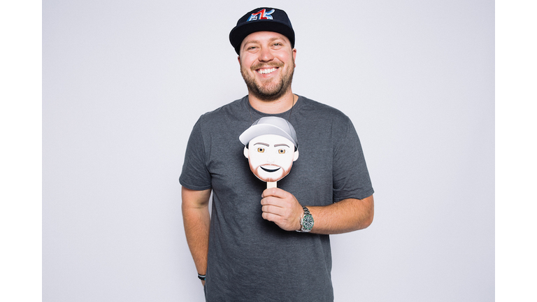 Mitchell Tenpenny "Me vs. Drunk Me"