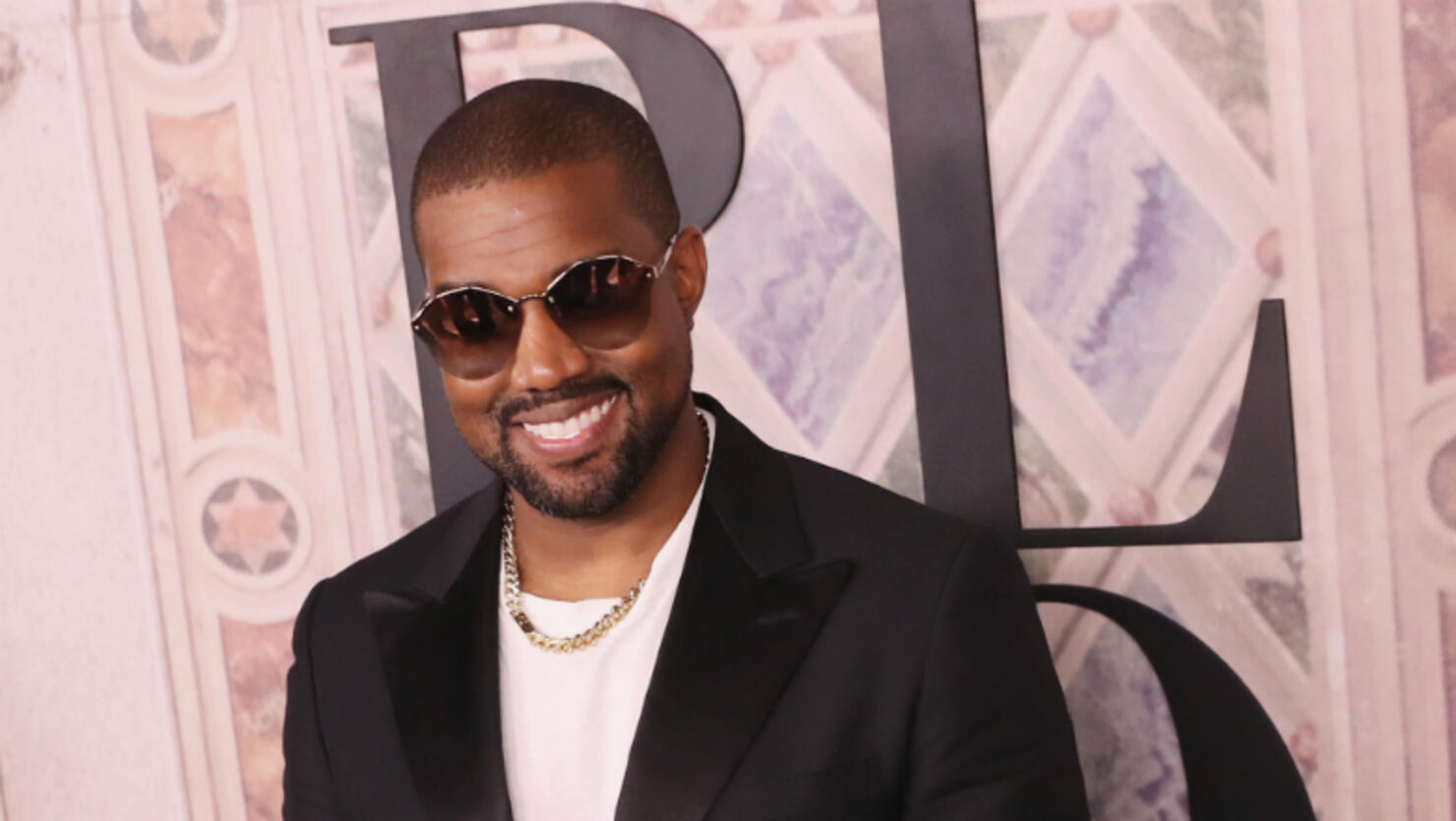 kanye-west-back-on-instagram