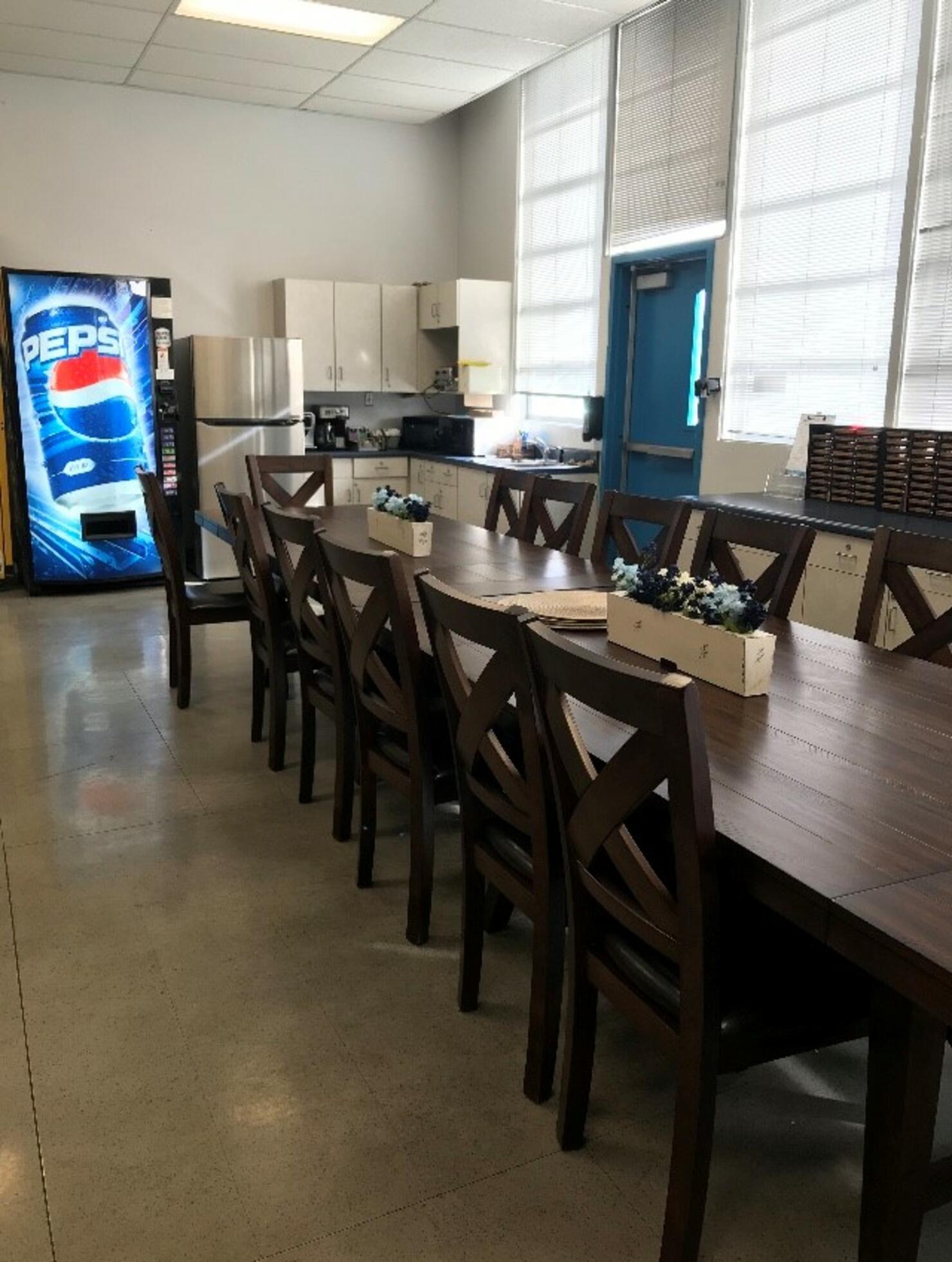 Ramona Elementary School - Teachers' Lounge Makeover 2017