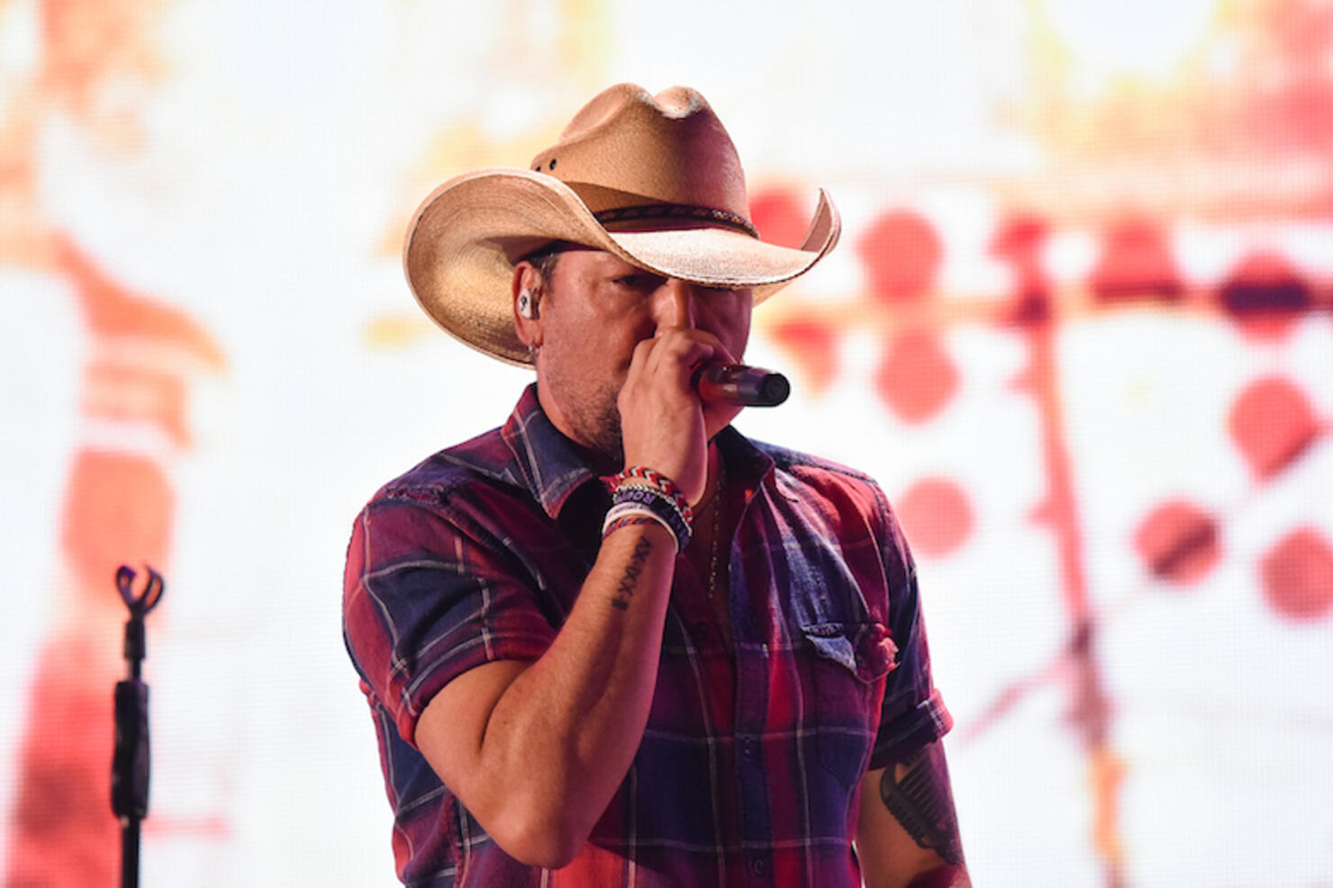 Jason Aldean performs at the 2018 iHeartRadio Music Festival