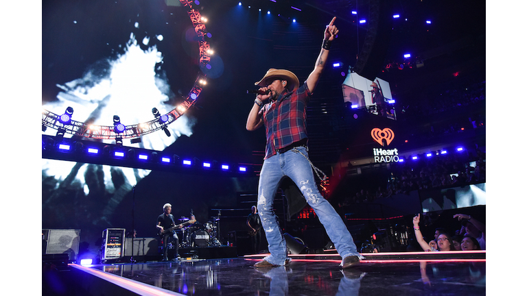 Jason Aldean performs at the 2018 iHeartRadio Music Festival