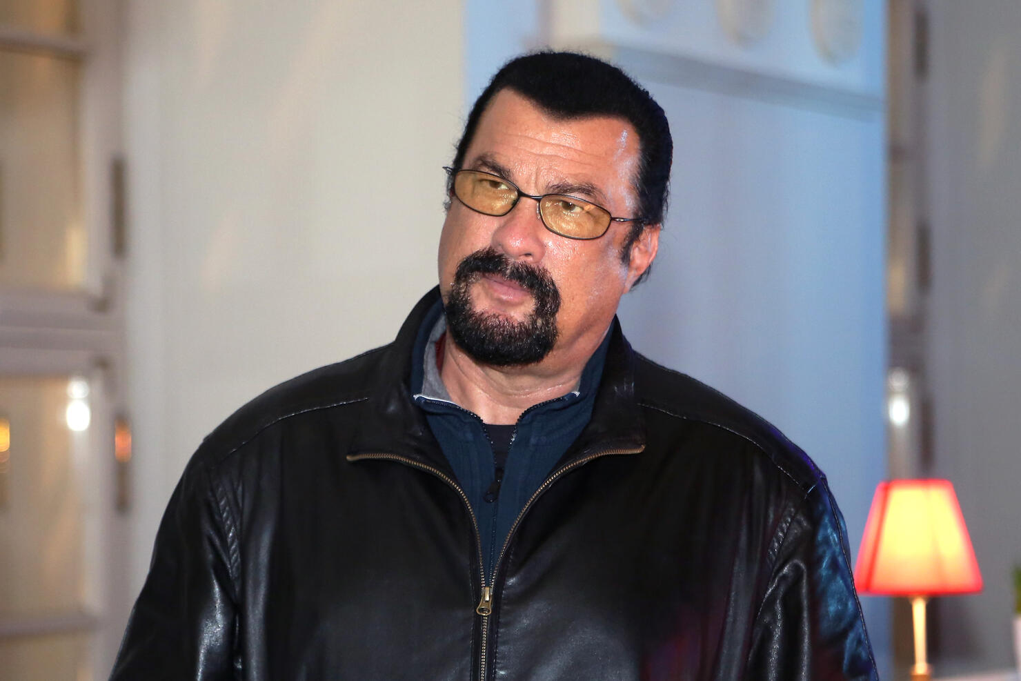 Steven seagal storms out of interview after being asked about sexual assault allegations