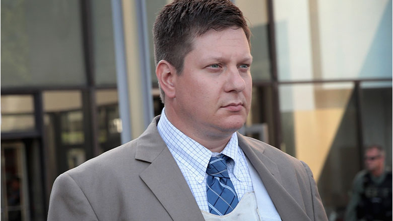 Chicago police officer Jason Van Dyke leaves the Leighton Criminal Courts Building