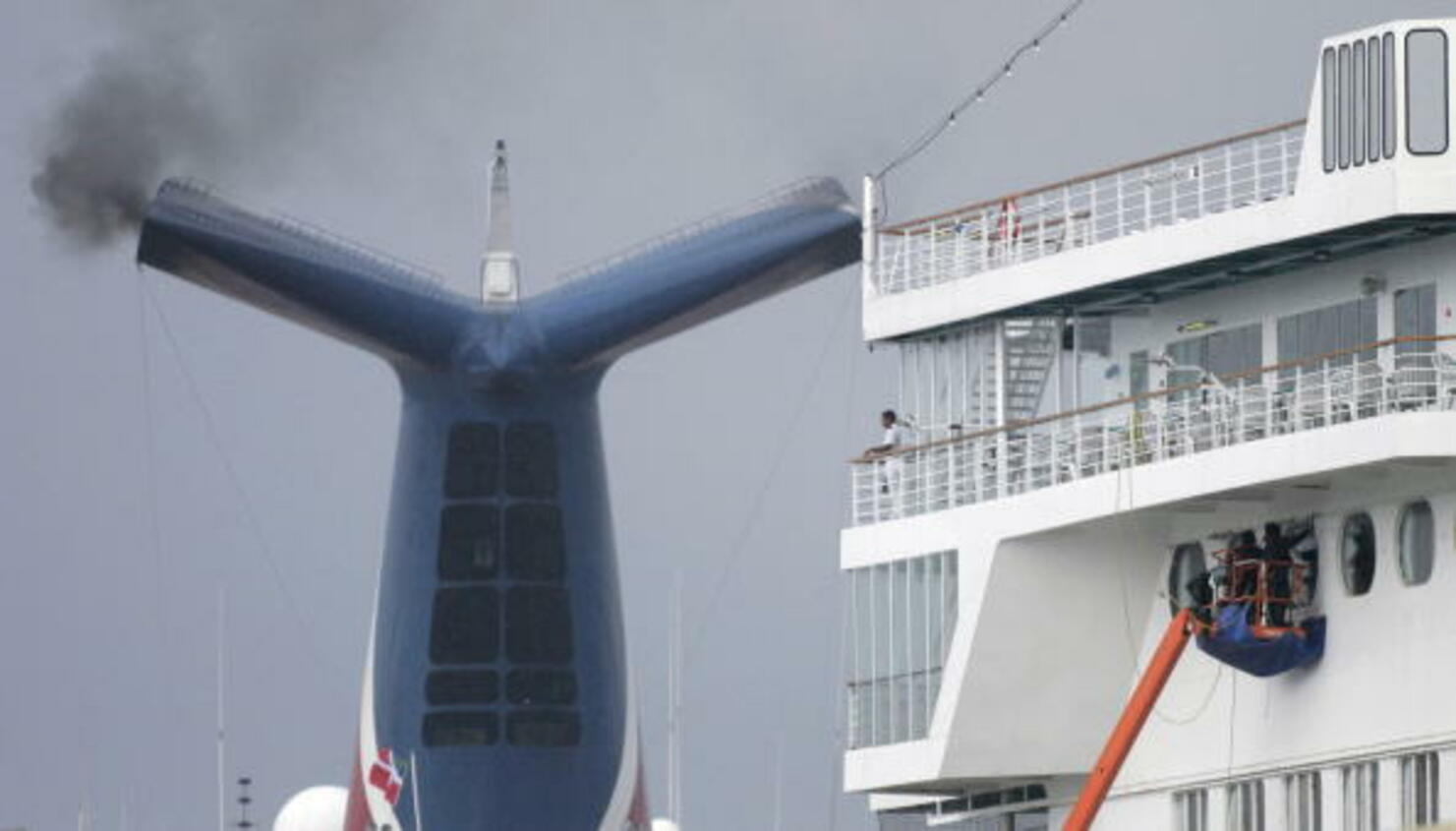 cruise ship tossed in high seas