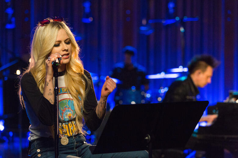 Avril Lavigne Performs Head Above Water Live Iheart 