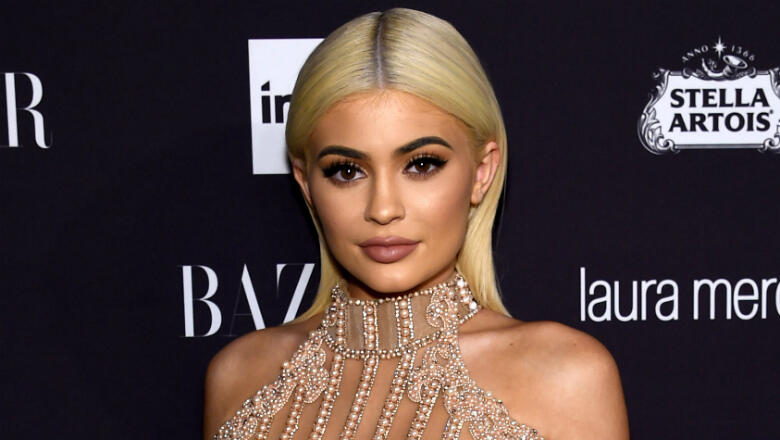 Kylie Jenners Daughter Stormi Looks Like Her Twin In New Video Iheart 