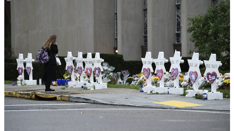 Memorial Outside Squirrel Hill Synagogue 