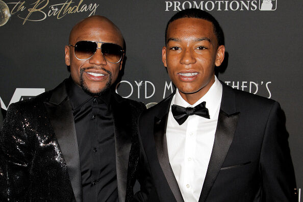 US-ENTERTAINMENT-MAYWEATHER Former US boxer Floyd Mayweather (L) poses with his son Zion Shamaree Mayweather (R) prior to his 40th Birthday celebration in Los Angeles, California, on February 25, 2017. / AFP / TIBRINA HOBSON (Photo credit should read TIBRINA HOBSON/AFP/Getty Images)