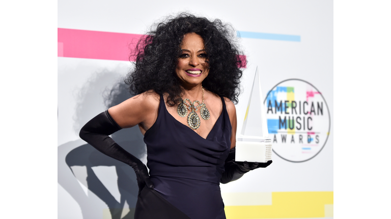 2017 American Music Awards - Press Room LOS ANGELES, CA - NOVEMBER 19: Diana Ross poses in the press room during the 2017 American Music Awards at Microsoft Theater on November 19, 2017 in Los Angeles, California. (Photo by Alberto E. Rodriguez/Getty Images)