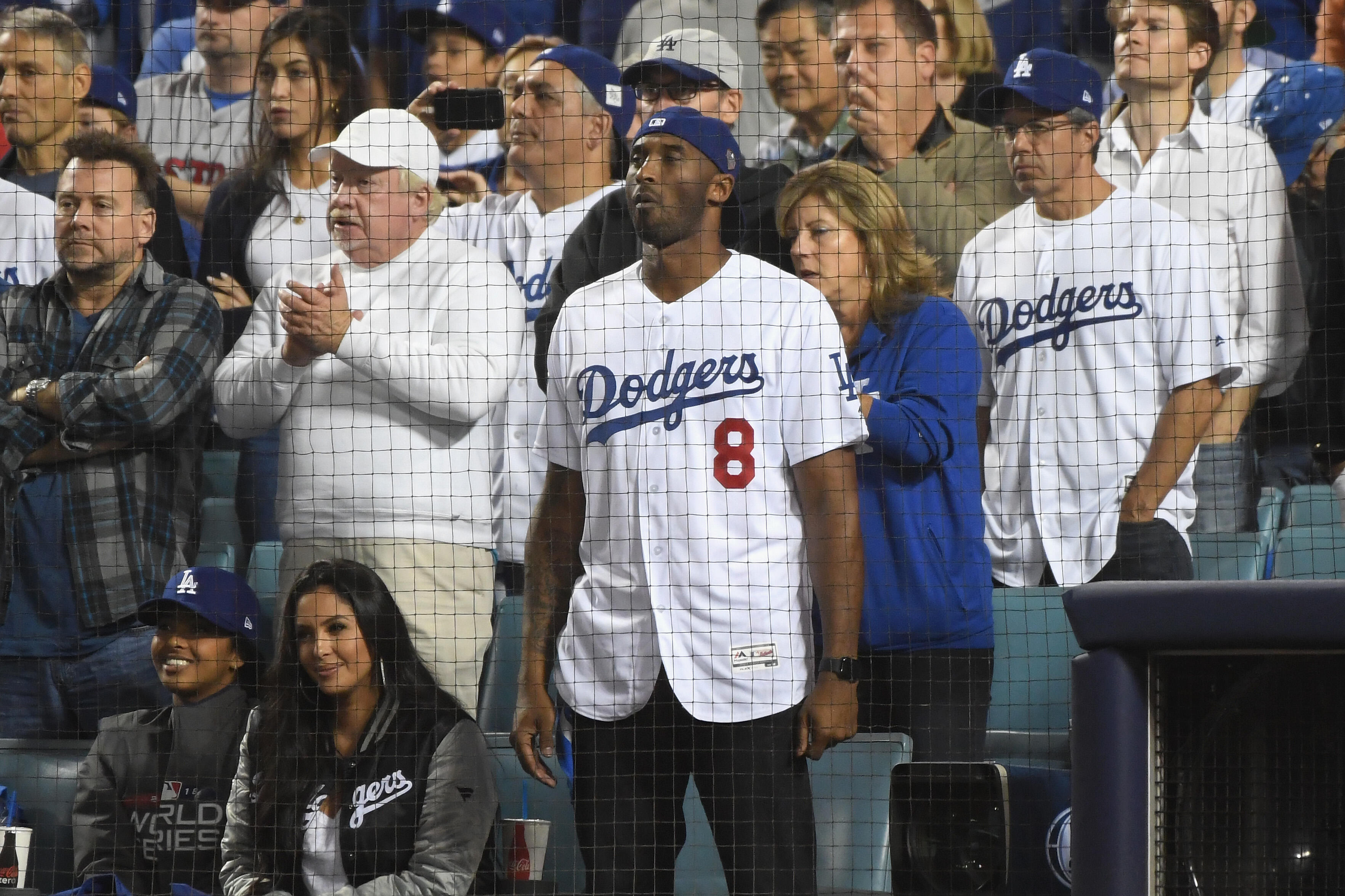 Dodgers News: Kobe Bryant Accepts Yasiel Puig's Challenge To Play  One-On-One - Dodger Blue