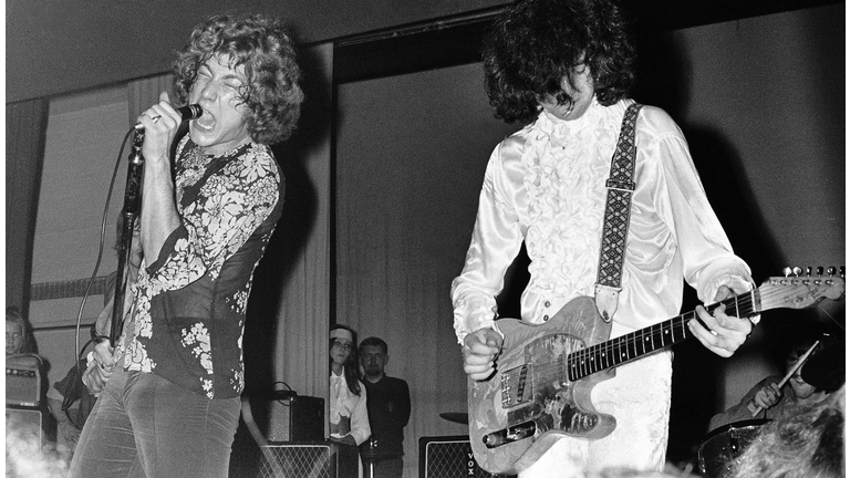 Fender Partners With Jimmy Page to Recreate First Led Zeppelin Guitar