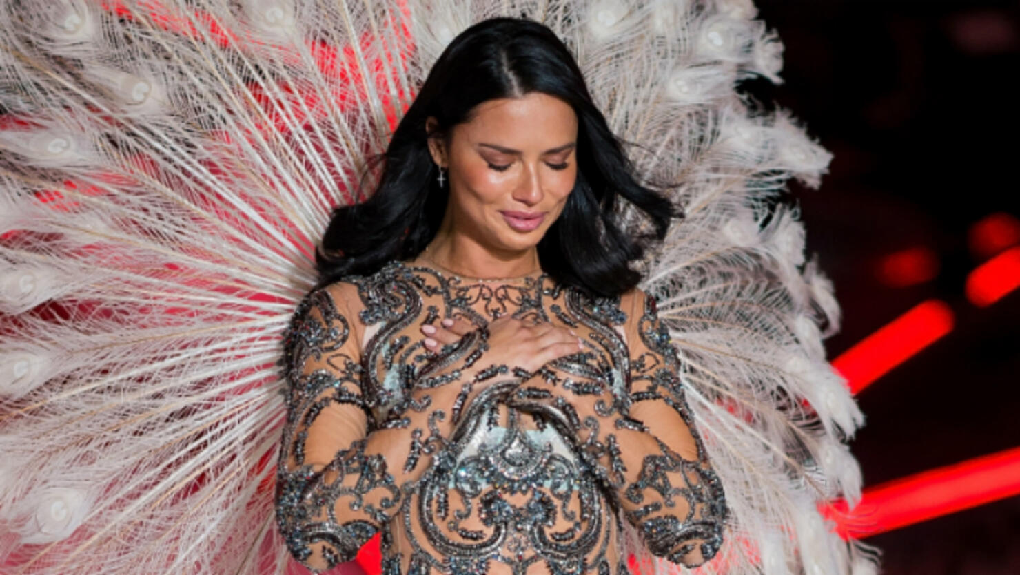 adriana-lima-retires