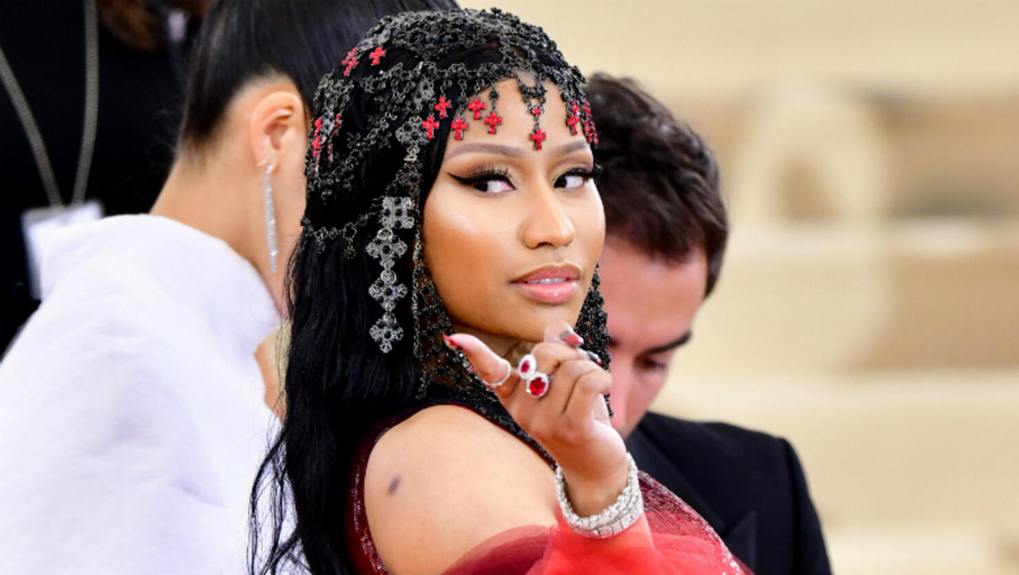 nicki-minaj-room-shot-up