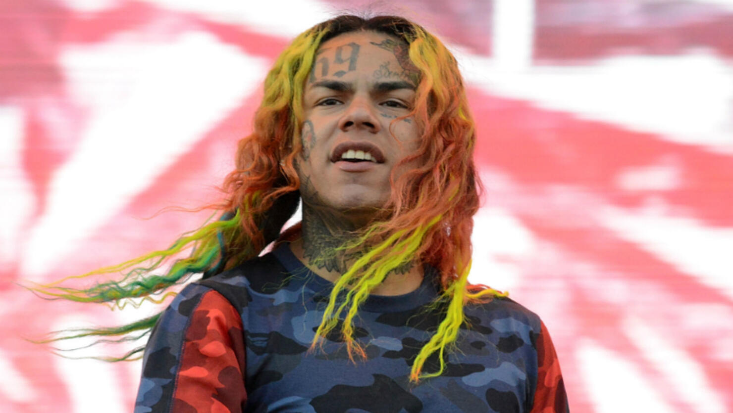 6ix-9ine-making-music-behind-bars