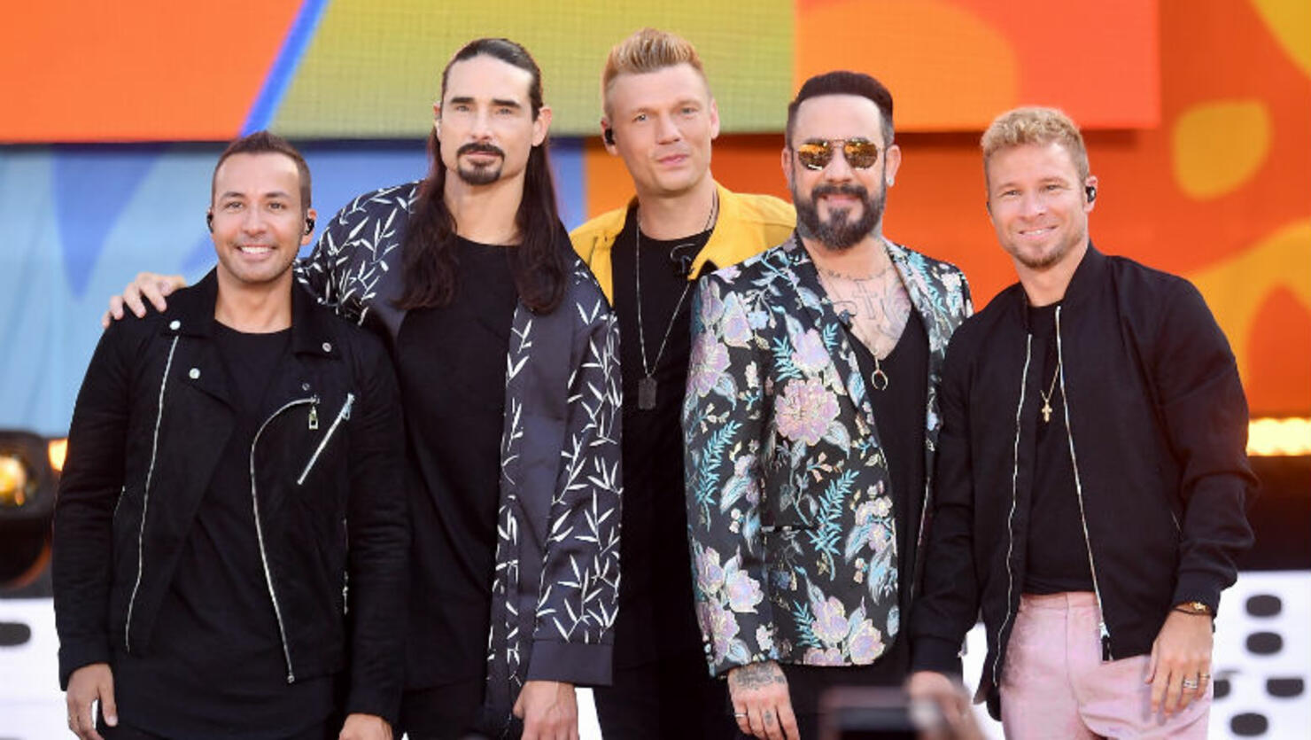 NYC Subway Riders Break Into Spontaneous Backstreet Boys Sing-Along ...