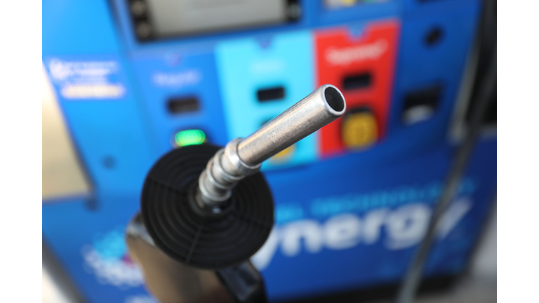 gas prices continue to fall in Southern California