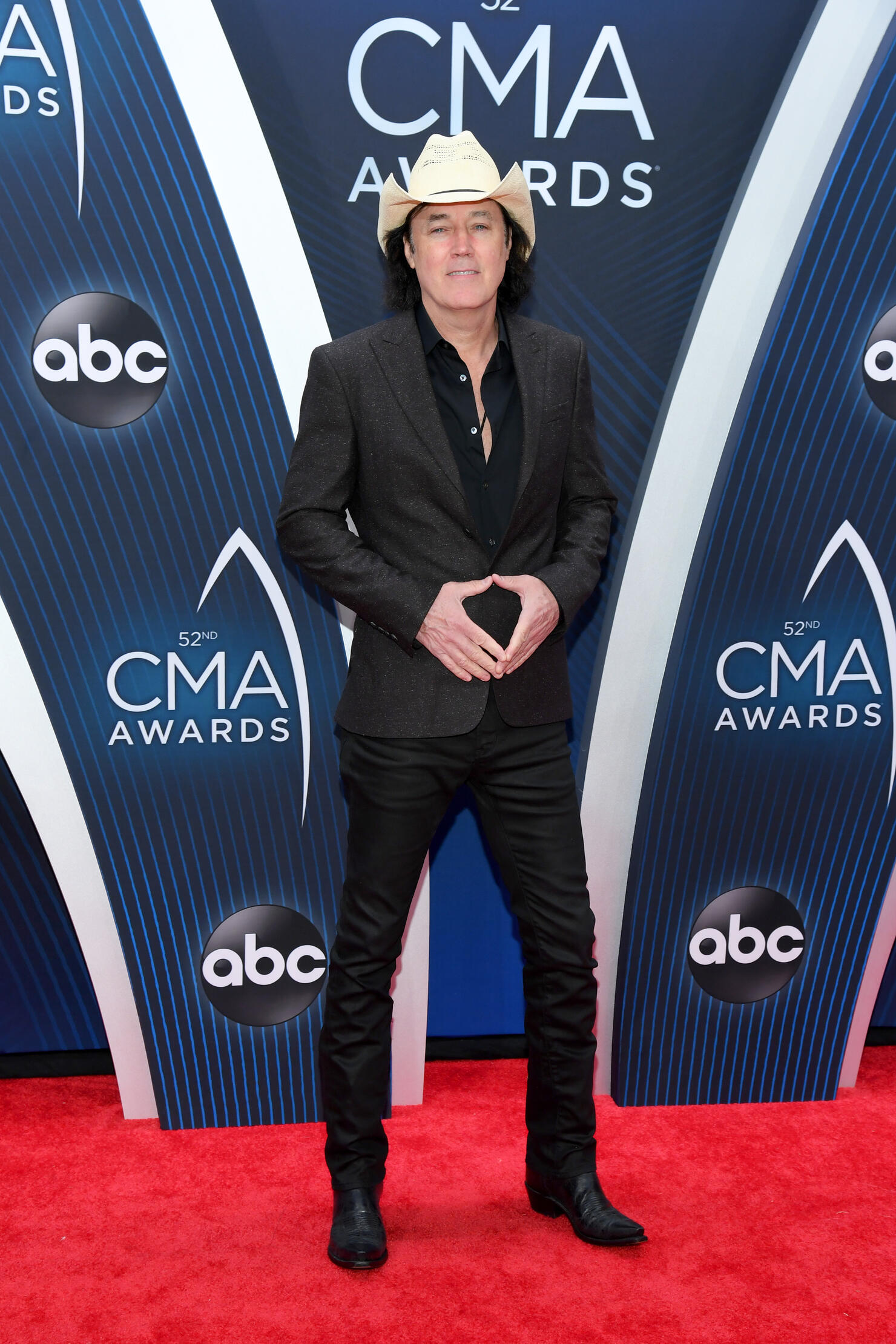 2018 CMA RED CARPET 
