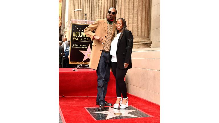  Snoop Dogg, with his wife Shante Broadus, is honored with a star on The Hollywood Walk Of Fame on Hollywood Boulevard
