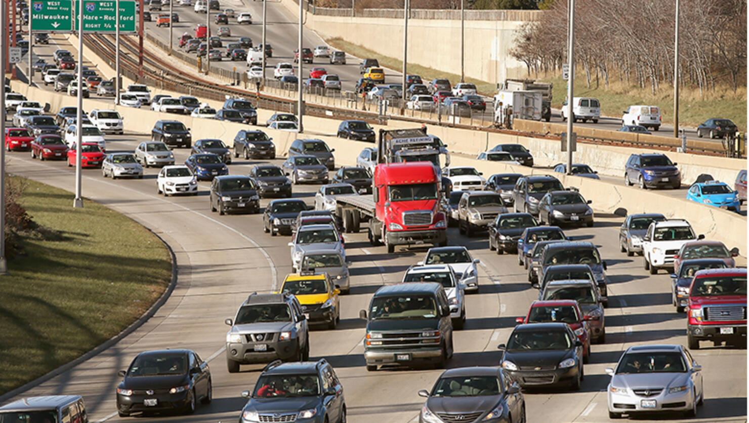  Traffic backs up on the Kennedy Expressway as commuters and holiday travelers try to get an early start on their Thanksgiving travel