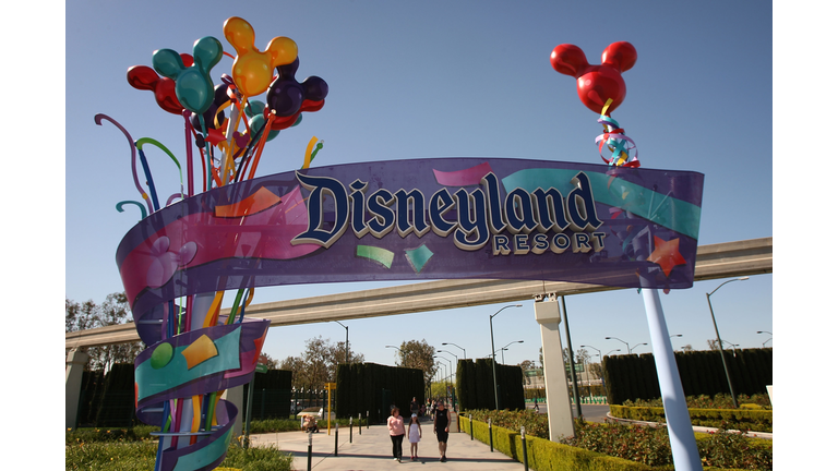 Girl Sues Disney After Contracting Legionnaire's Disease 