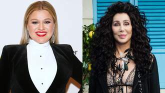 Watch Kelly Clarkson Freak Out Meeting Cher For The First Time