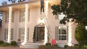 Veteran Calls 911 After Seeing 'Christmas Vacation' Inspired Decorations