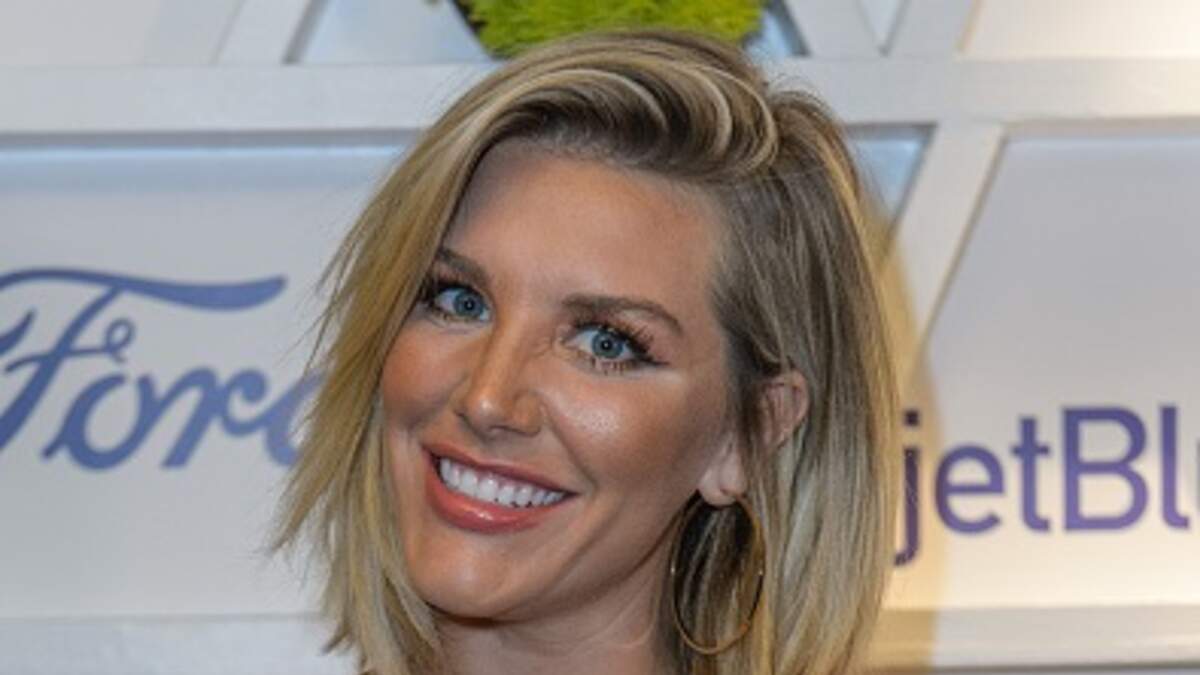 NFL host Charissa Thompson's elevator run-in with 'sexpot' Tom