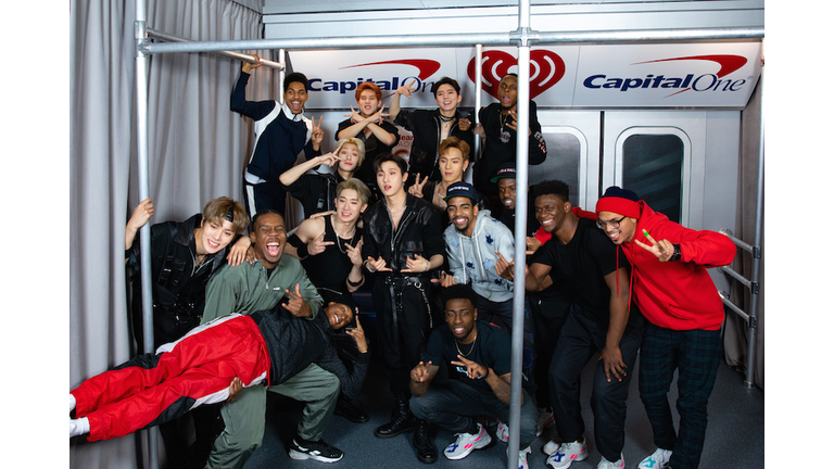 MONSTA X