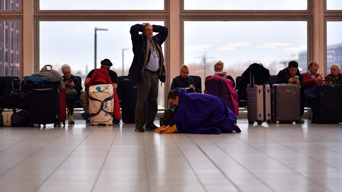 Airport отзывы. Беспилотники в лондонском аэропорту. Дроны в аэропортах. Проблемы в аэропорту. Гатвик аэропорт.