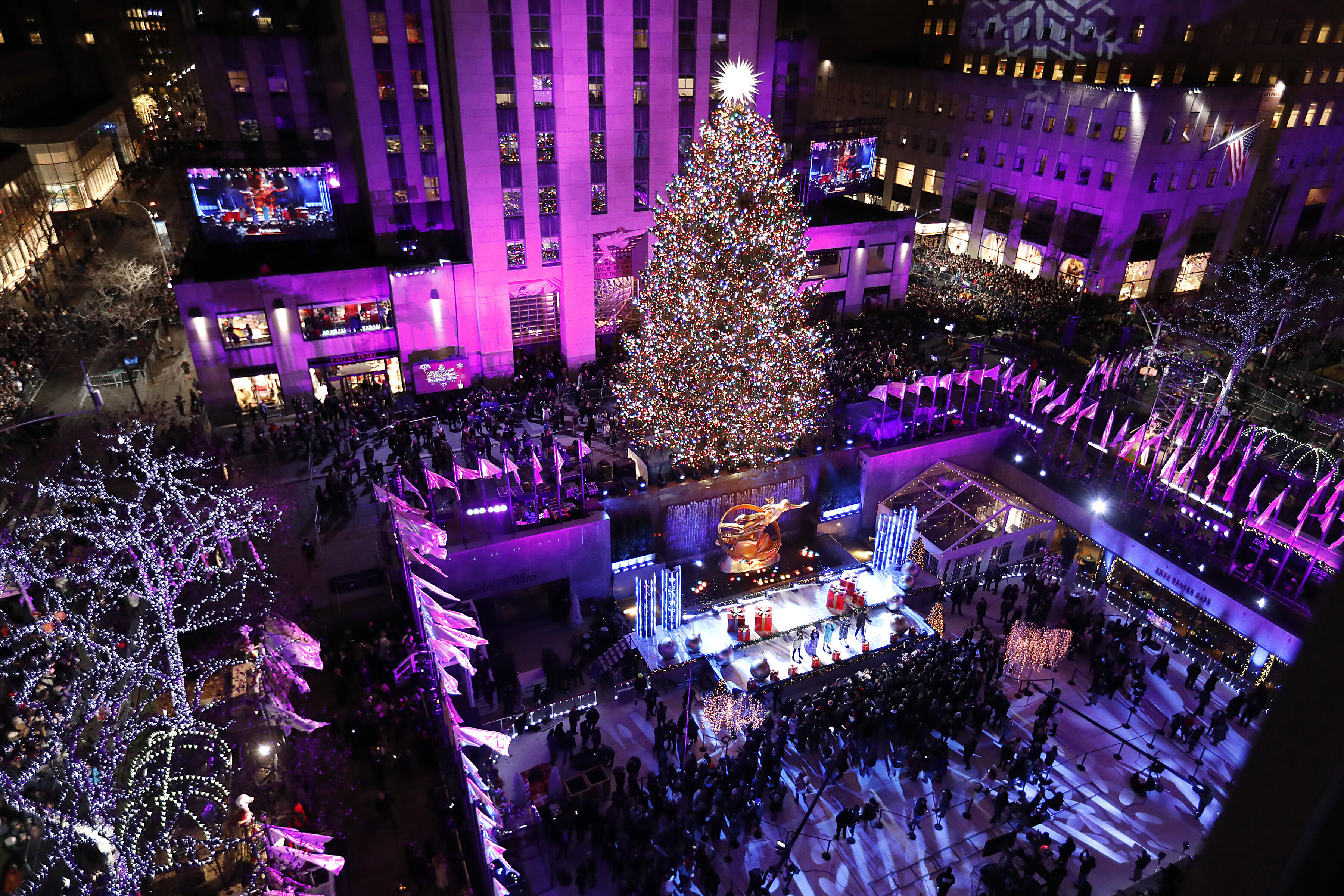 Here's When NYC Takes Down Their Christmas Decorations 106.7 Lite fm