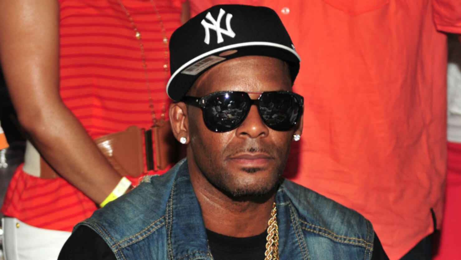 r-kelly-flee-speculation
