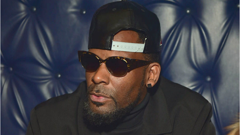 r-kelly-cops-show-up-at-house
