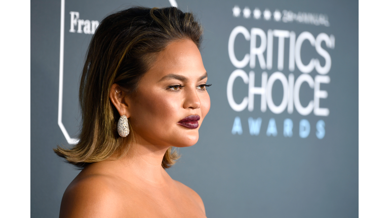 The 24th Annual Critics' Choice Awards - Arrivals SANTA MONICA, CA - JANUARY 13: Chrissy Teigen attends the 24th annual Critics' Choice Awards at Barker Hangar on January 13, 2019 in Santa Monica, California. (Photo by Frazer Harrison/Getty Images)