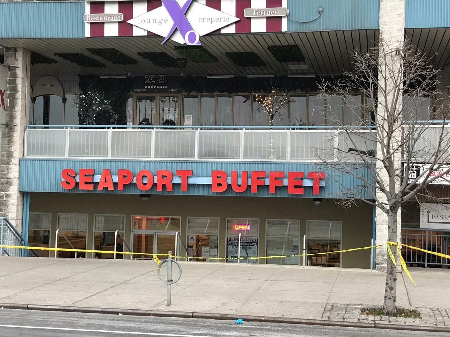 hammer attack at Seafood restaurant in Brooklyn leaves two hurt, one dead