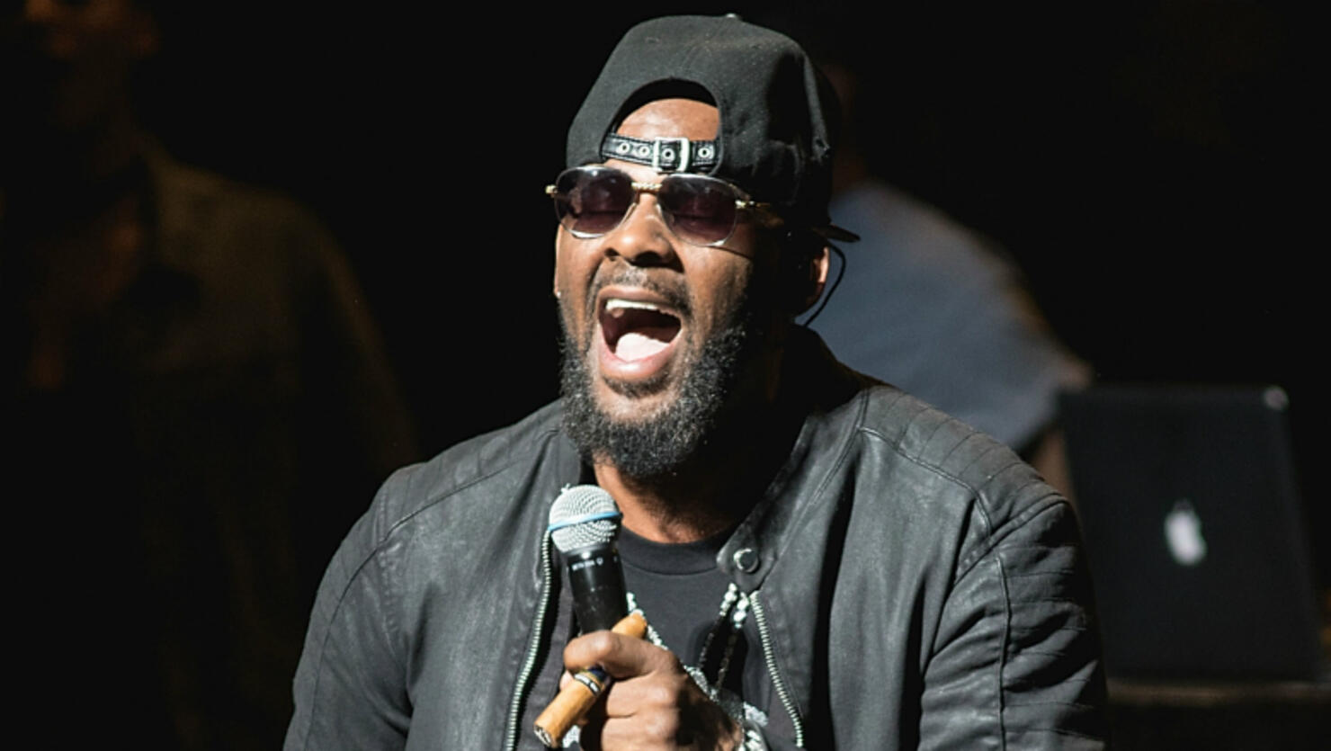 r-kelly-studio-swarmed