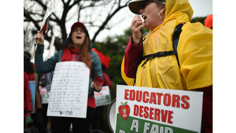 Contract Talks Between District, Teachers to Resume Today