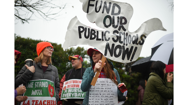 Contract Talks Between District, Teachers to Resume Today